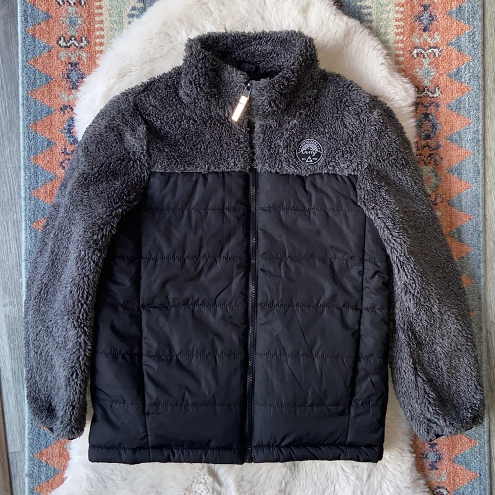 Gerry black nylon puffer coat with grey sherpa sleeves and neck medium 10/12